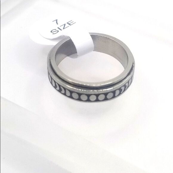 Stainless steel fidget spinner ring size 10 - Picture 2 of 3